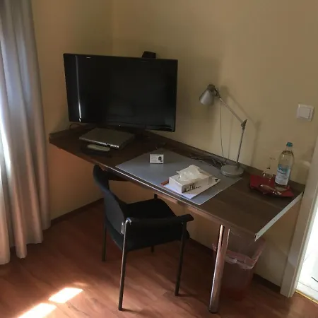 מלון Hotel Kastanie Im Herzen Der Stadt Herzogenaurachs הרצוגנאוראך