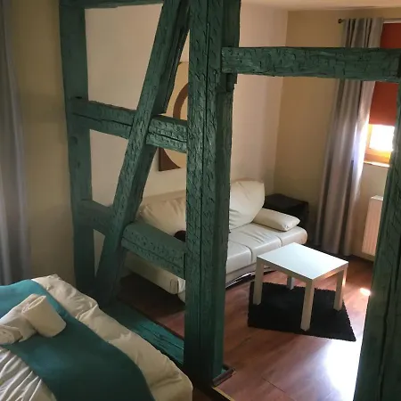 Hotel Kastanie Im Herzen Der Stadt Herzogenaurachs מלון