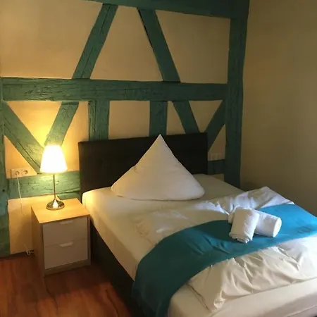 מלון Hotel Kastanie Im Herzen Der Stadt Herzogenaurachs *