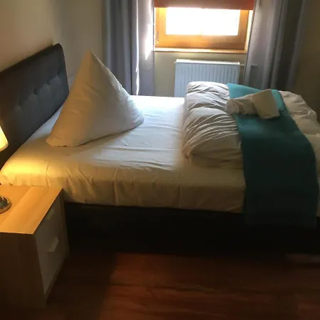 Hotel Kastanie Im Herzen Der Stadt Herzogenaurachs * הרצוגנאוראך